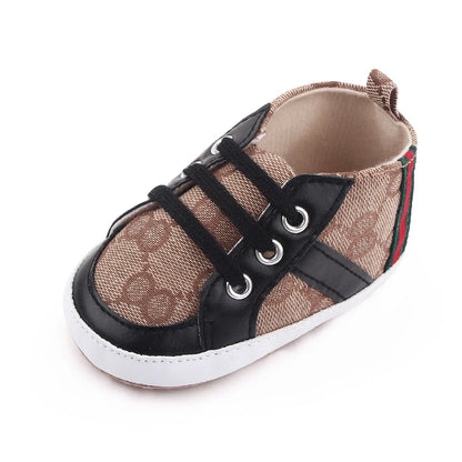 Sapatos de bebê recém-nascido casual alta superior design de moda antiderrapante tênis meninos sola macia antiderrapante criança sapatos ao ar livre primeiros caminhantes