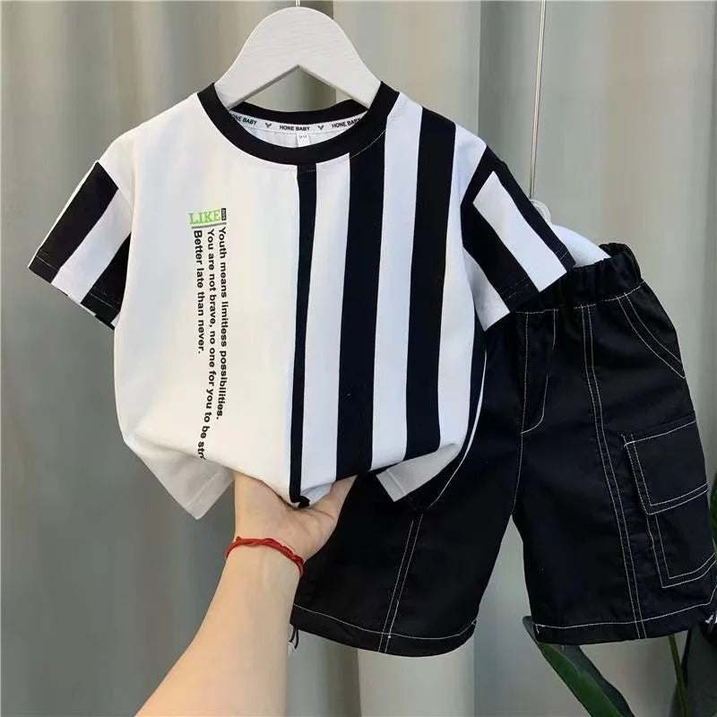 Camiseta e shorts listrados de manga curta infantil, conjunto de roupas de verão para meninos, terno esportivo infantil, novo, 1-8t, 2 peças