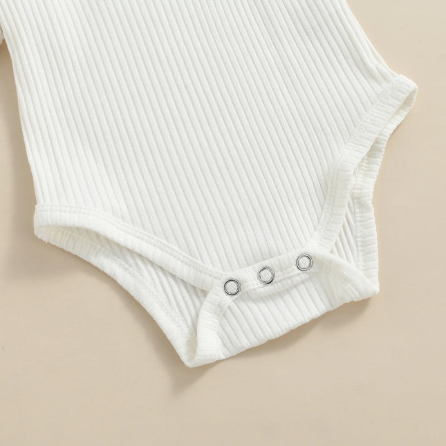 Conjunto Bebê Menina 3 Peças – Body com Babado, Saia com Alças e Faixa de Cabelo 🎀