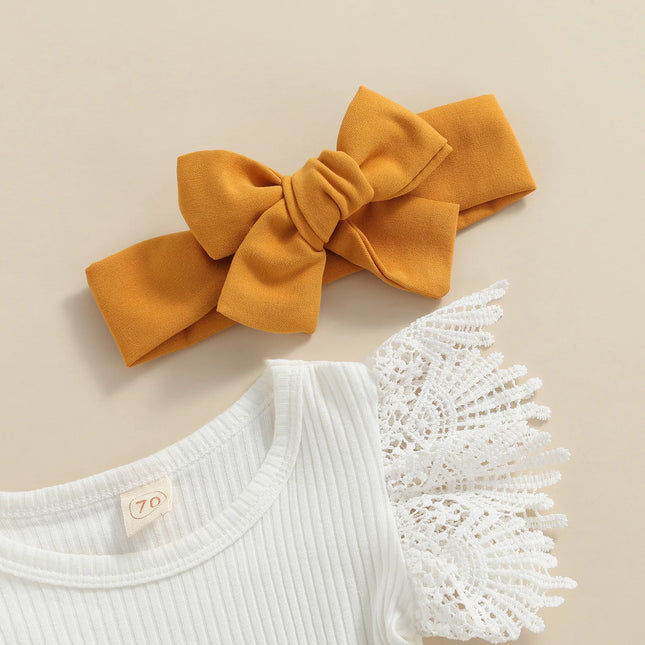 Conjunto Bebê Menina 3 Peças – Body com Babado, Saia com Alças e Faixa de Cabelo 🎀
