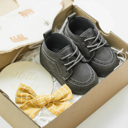 KIDSUN-Sapatos clássicos de couro PU para bebês meninos e meninas, sapatos de primeiro caminhante, sola de borracha macia, antiderrapante, recém-nascido, berço infantil